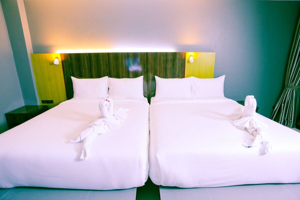 Pool View Room | Sengetøy av topp kvalitet, minibar, skrivebord og wi-fi (inkludert)