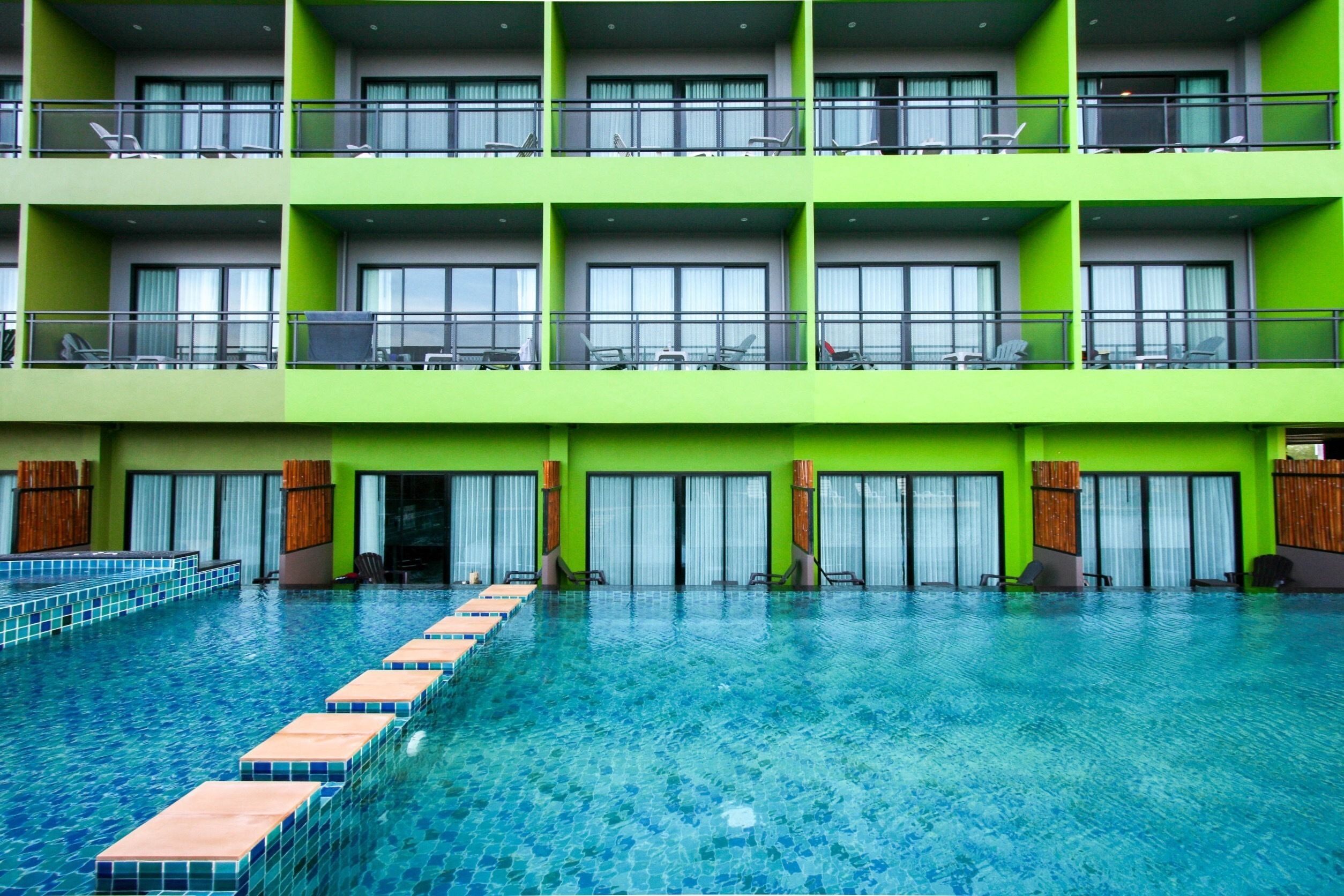 Pool Access | เครื่องนอนระดับพรีเมียม, มินิบาร์, ตกแต่งพิเศษโดยเฉพาะ, โต๊ะทำงาน