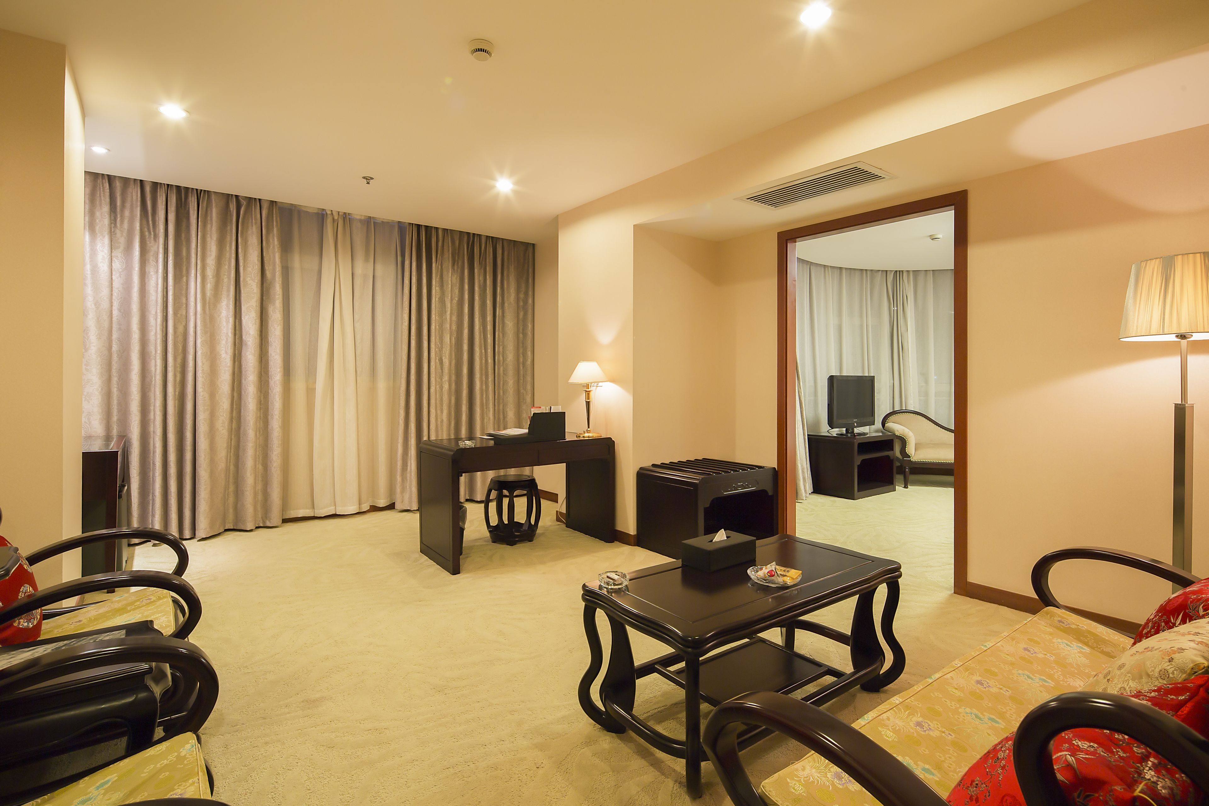 business suite | living room | tv, mp3 dock