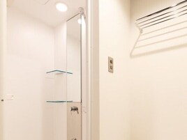 バスルームのシャワー