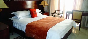 Standard-Doppelzimmer, Gartenblick | Schreibtisch, kostenloses WLAN