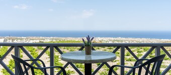 Ampelos Executive Houses