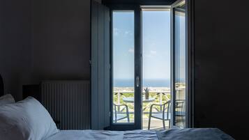 Panoramic Apartment, Balcony, Sea View | 1 bedroom, Egyptian cotton sheets, premium bedding, pillowtop beds