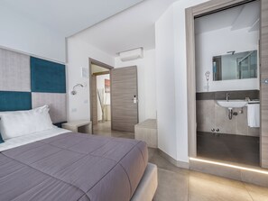 Double Room, Balcony | Premium bedding, minibar, desk, laptop workspace - Orange Suites (Sorrento)