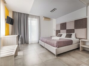 Chambre Double Deluxe | Literie de qualité supérieure, minibar, bureau