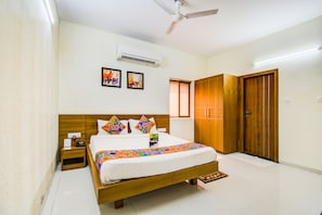 Deluxe Room | Premium bedding, in-room safe, desk, free WiFi - FabHotel Hill View Gachibowli (Hyderabad)