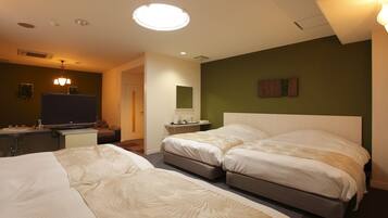 Blackout curtains, soundproofing, free WiFi