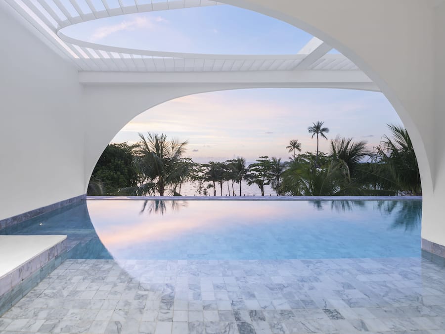 Oceanfront 1 Bedroom Pool Suite