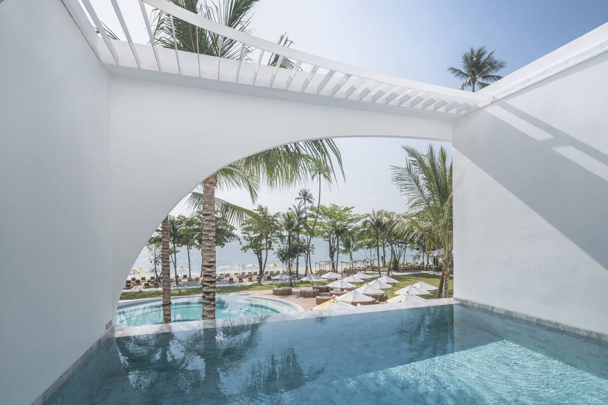 Oceanfront Balcony Pool Suite