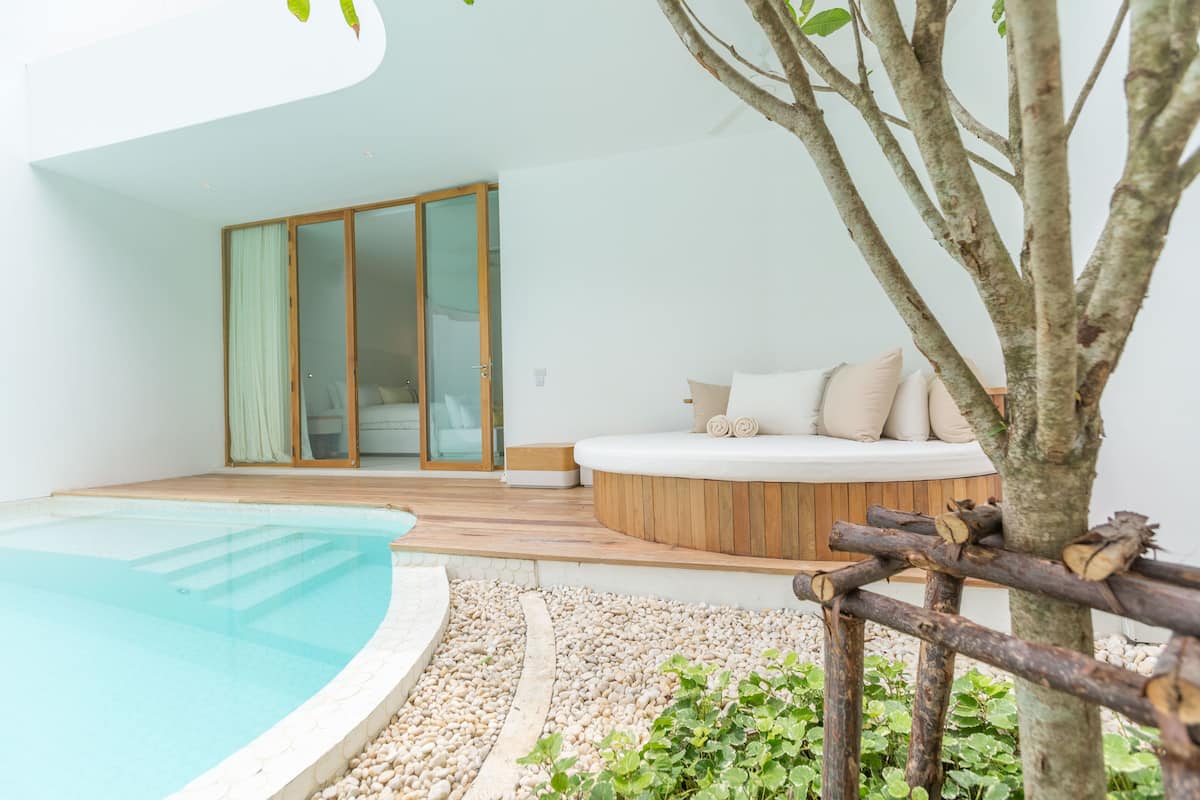 Garden Pool Villa | Biancheria da letto di alta qualità, minibar, una cassaforte in camera