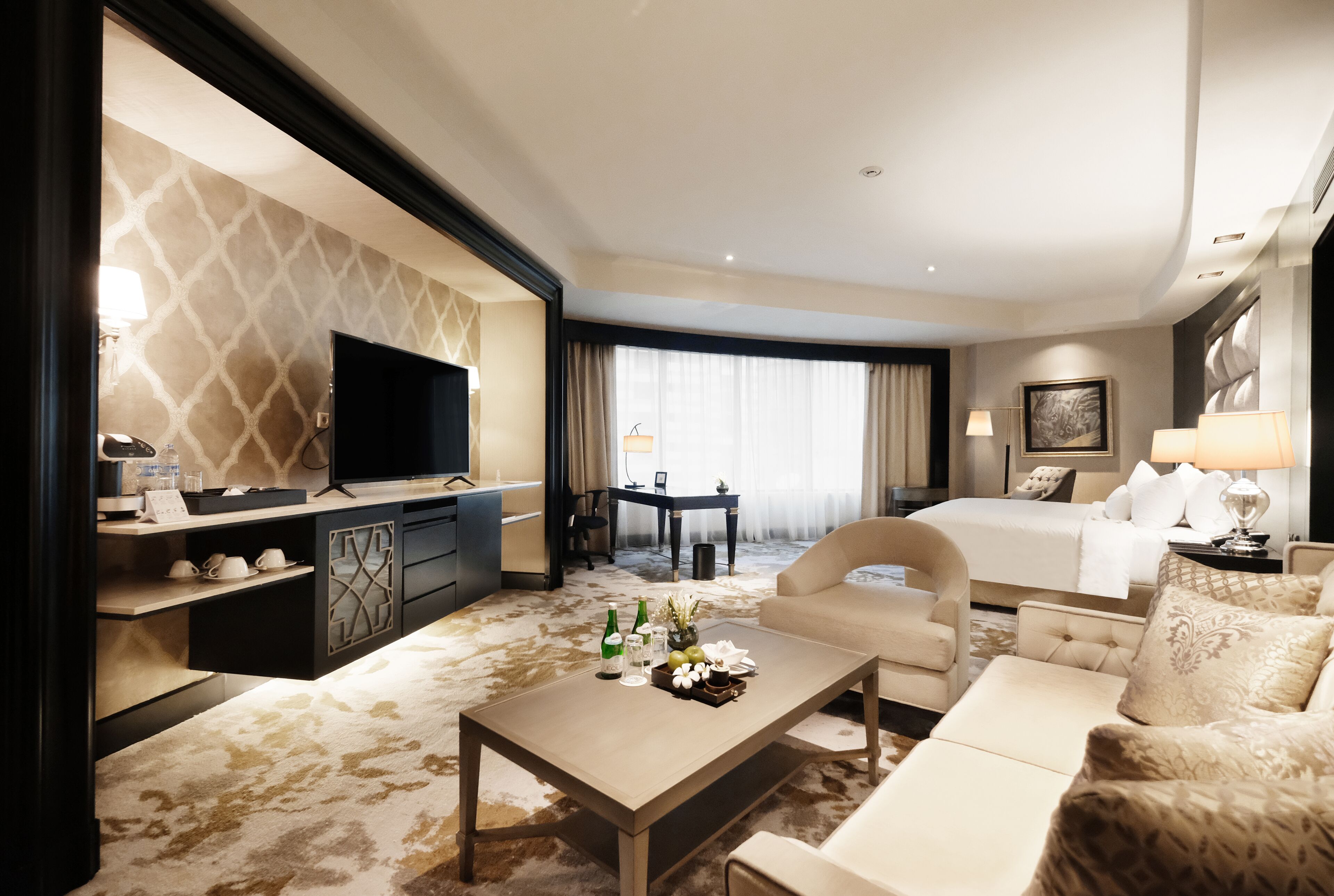 studio suite (free minibar & newly renovated) | city view