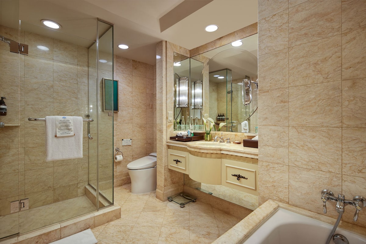 premier room (free minibar) | bathroom | separate bathtub and shower, deep-soaking bathtub, rainfall showerhead