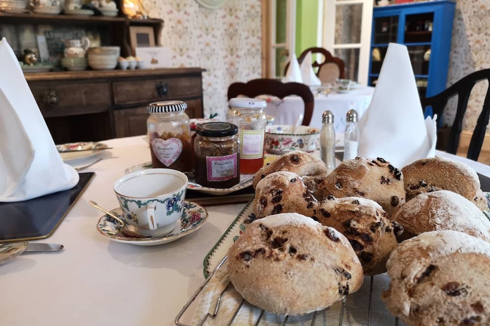 Brampton Dales Farm B&B - Laughterton