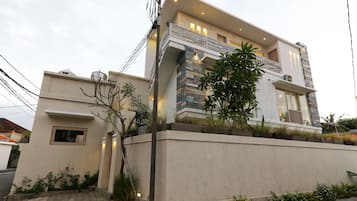 Bagian depan properti