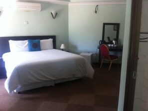 مكتب وواي فاي مجانًا