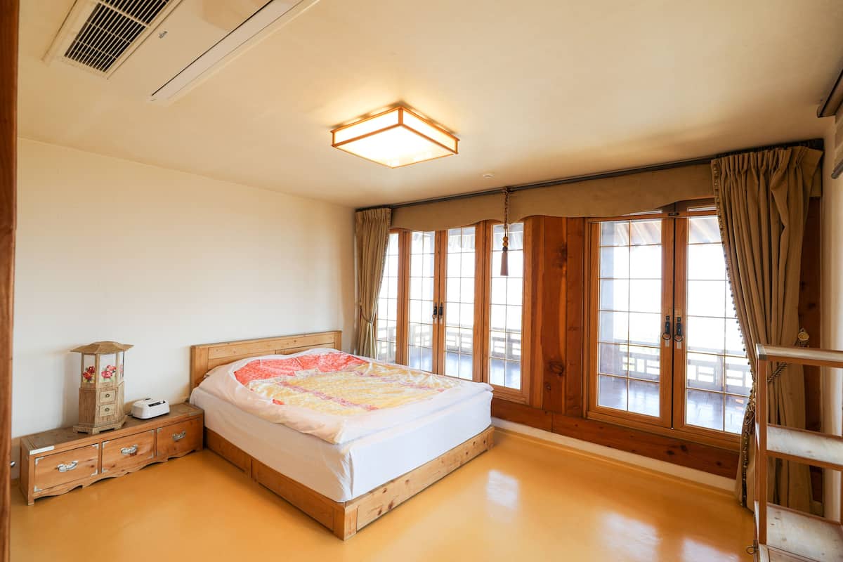 deluxe room, corner | blackout curtains, free wifi