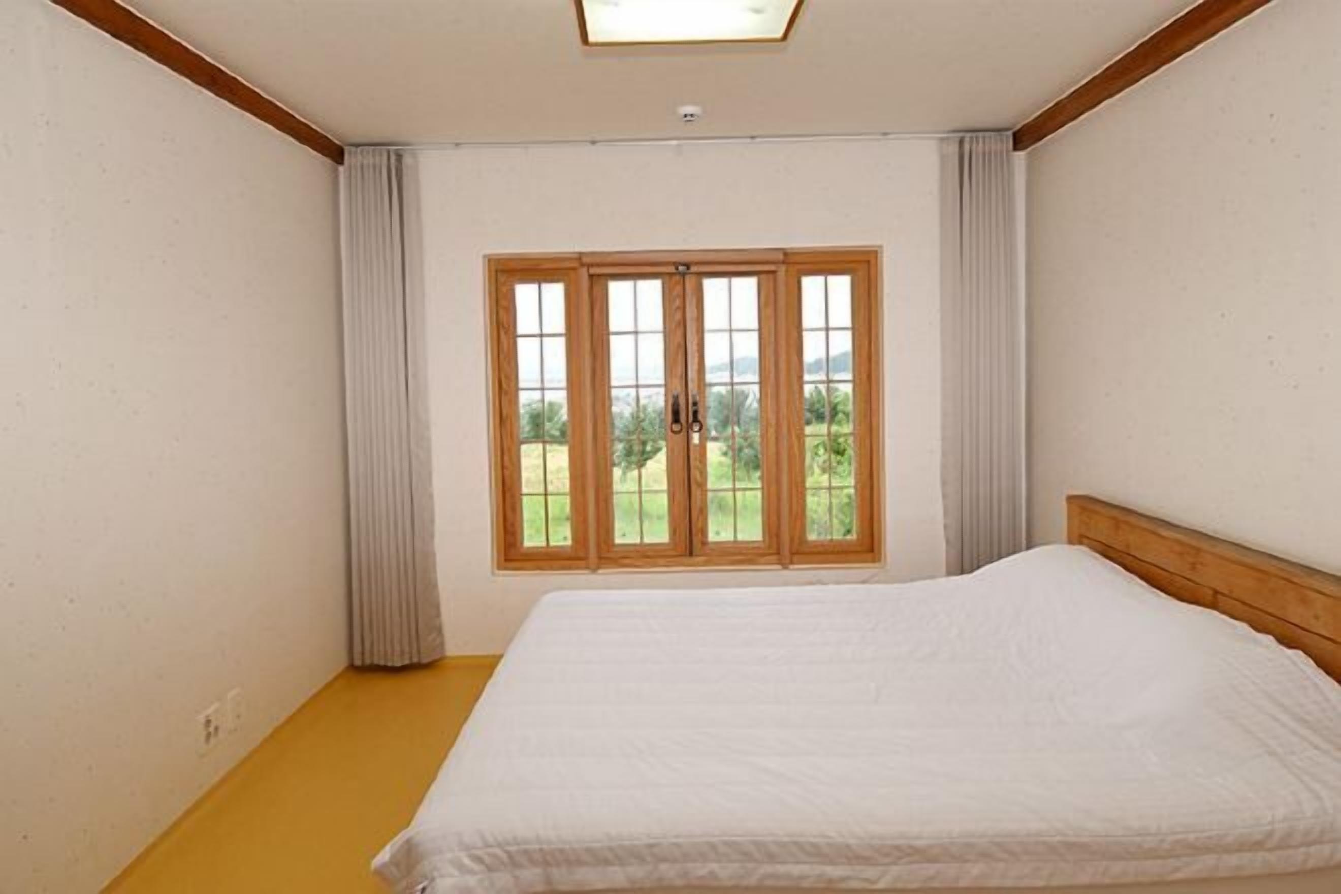 遮光窗帘、免费 WiFi