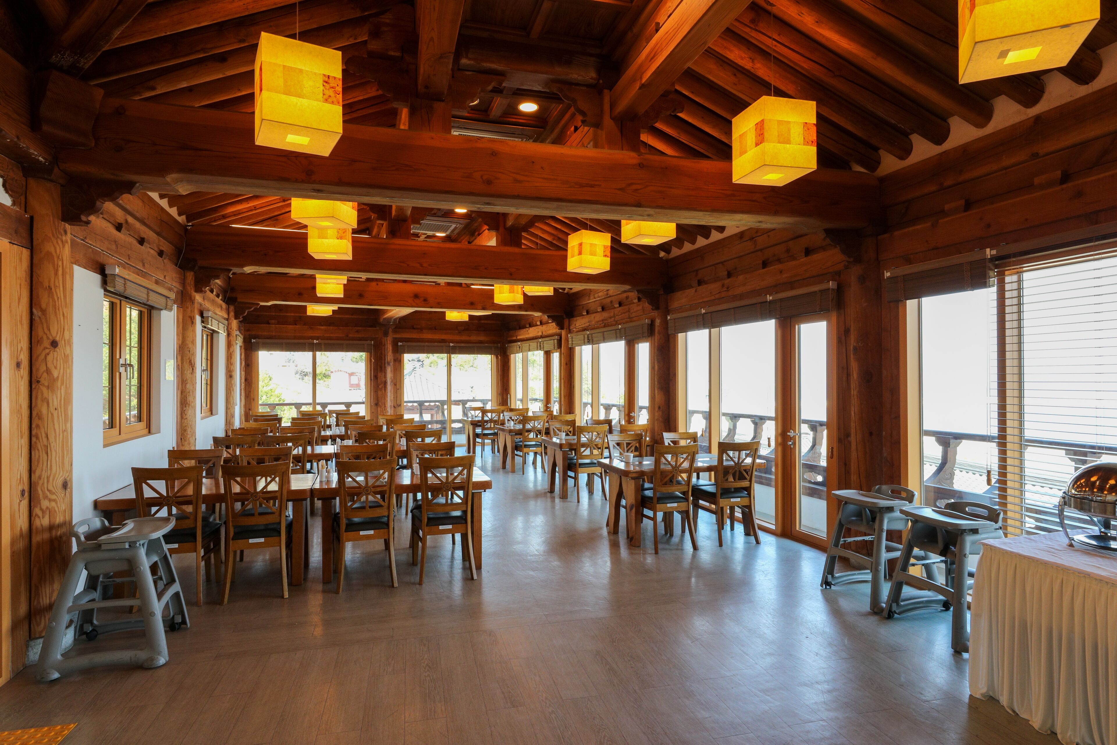 Breakfast served, ocean views 