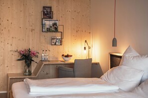 Hypo-allergenic bedding, soundproofing, free WiFi, bed sheets