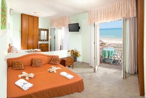 Family Room, Sea View | In-room safe, desk, free WiFi - Mayflower Beach Hotel (Cervia)