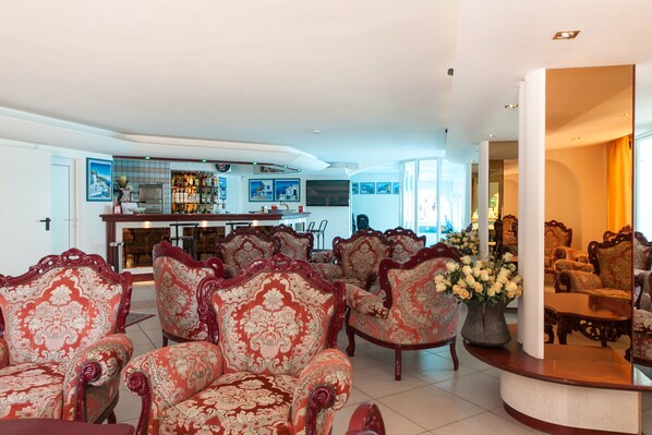 Lobby sitting area - Mayflower Beach Hotel (Cervia)