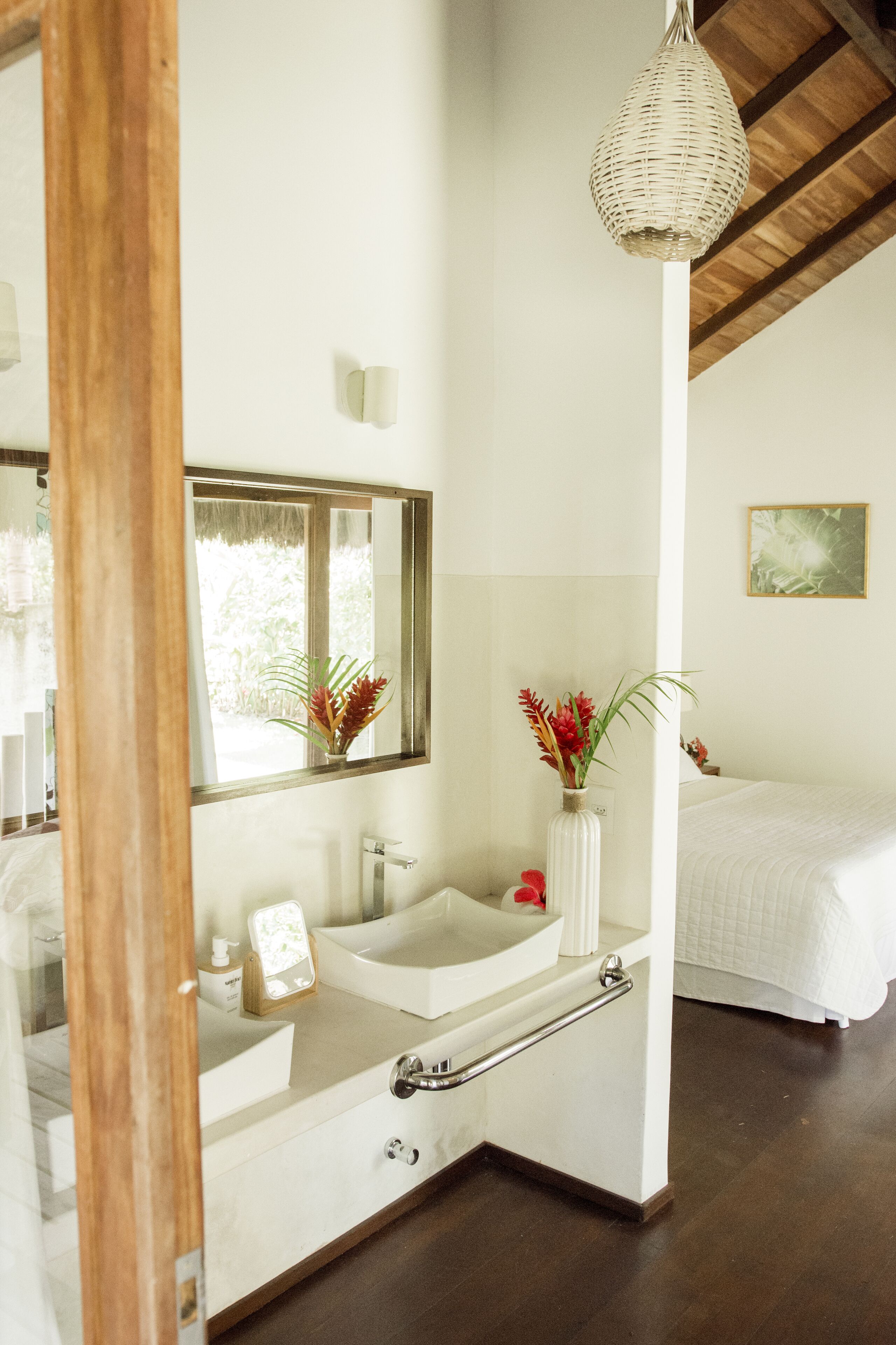 superior chalet, accessible, garden view | bathroom | shower, free toiletries, hair dryer, bathrobes