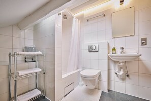 Bathroom - The Legacy by 2GO4 City Center (Brussels)