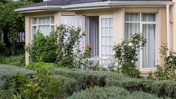 Double Room | Desk, iron/ironing board, free WiFi