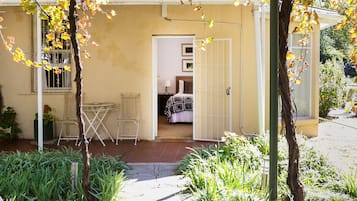 Double Room | Desk, iron/ironing board, free WiFi