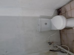Bathroom - The Red Keep (Nilaveli)