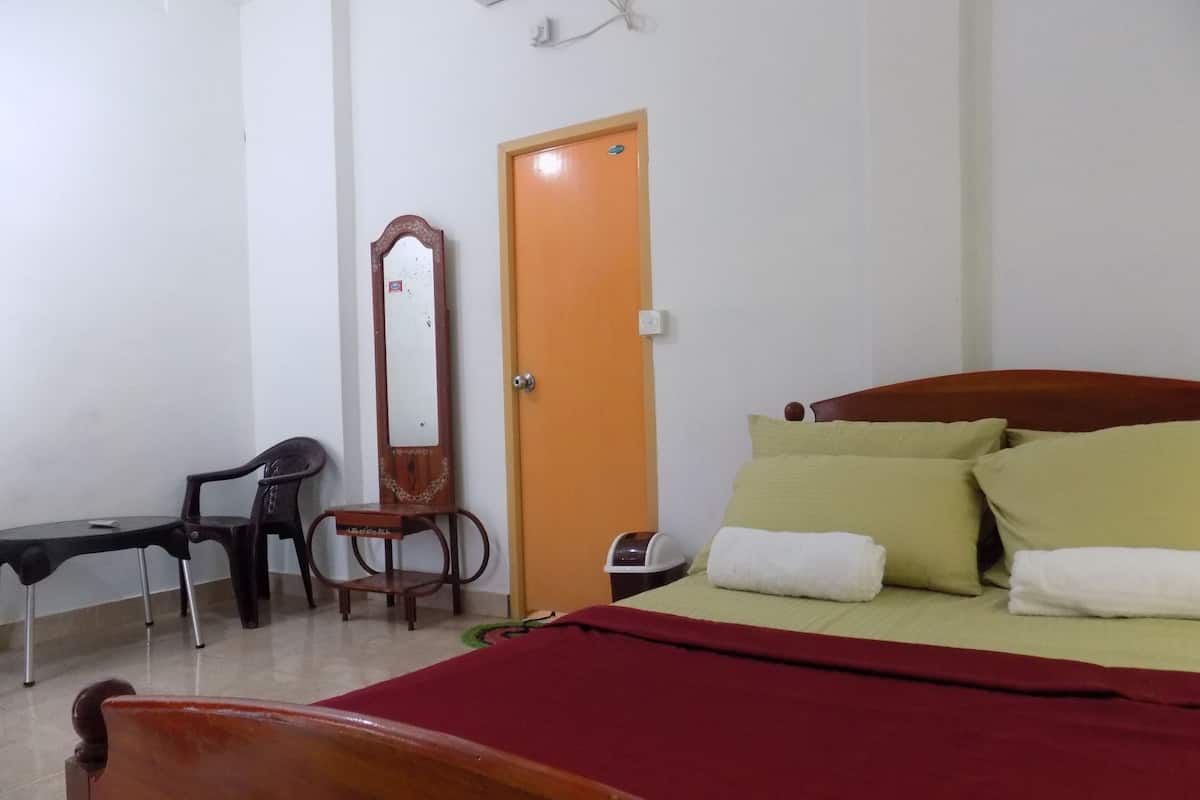 Double Room, Garden View | Desk, rollaway beds, free WiFi