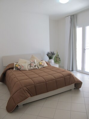 1 chambre, bureau, chambres insonorisées, lits bébé (en supplément)