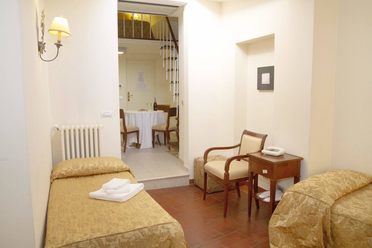In-room safe, desk, WiFi (free), bed sheets