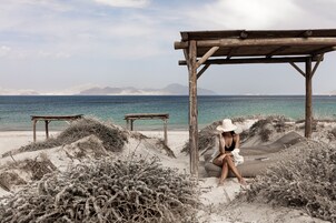 En la playa, arena blanca