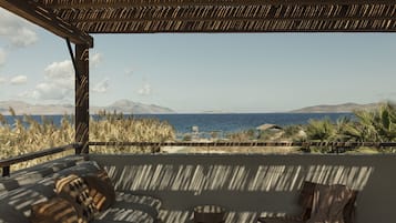 Villa, piscina privata, fronte oceano | Minibar, una cassaforte in camera, con arredamento individuale