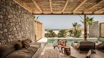 Villa, privézwembad, aan zee | Uitzicht vanuit de kamer