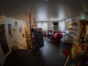 Lobby lounge