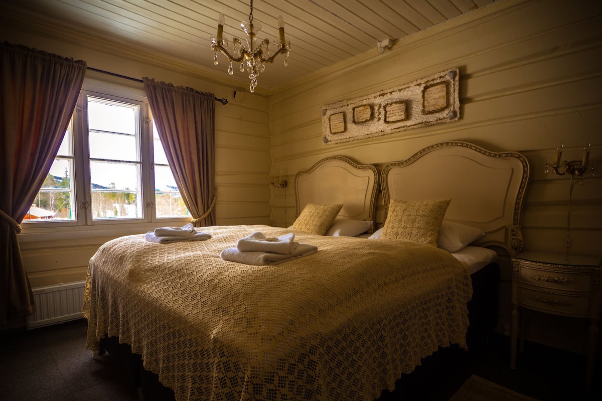 1 habitación, decoración personalizada y muebles diferentes