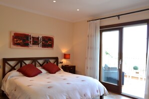 Vila, 4 quartos, terraço