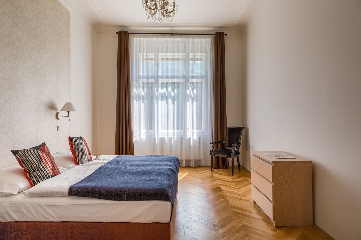 Apartment, 2 Bedrooms | Premium bedding, in-room safe, iron/ironing board