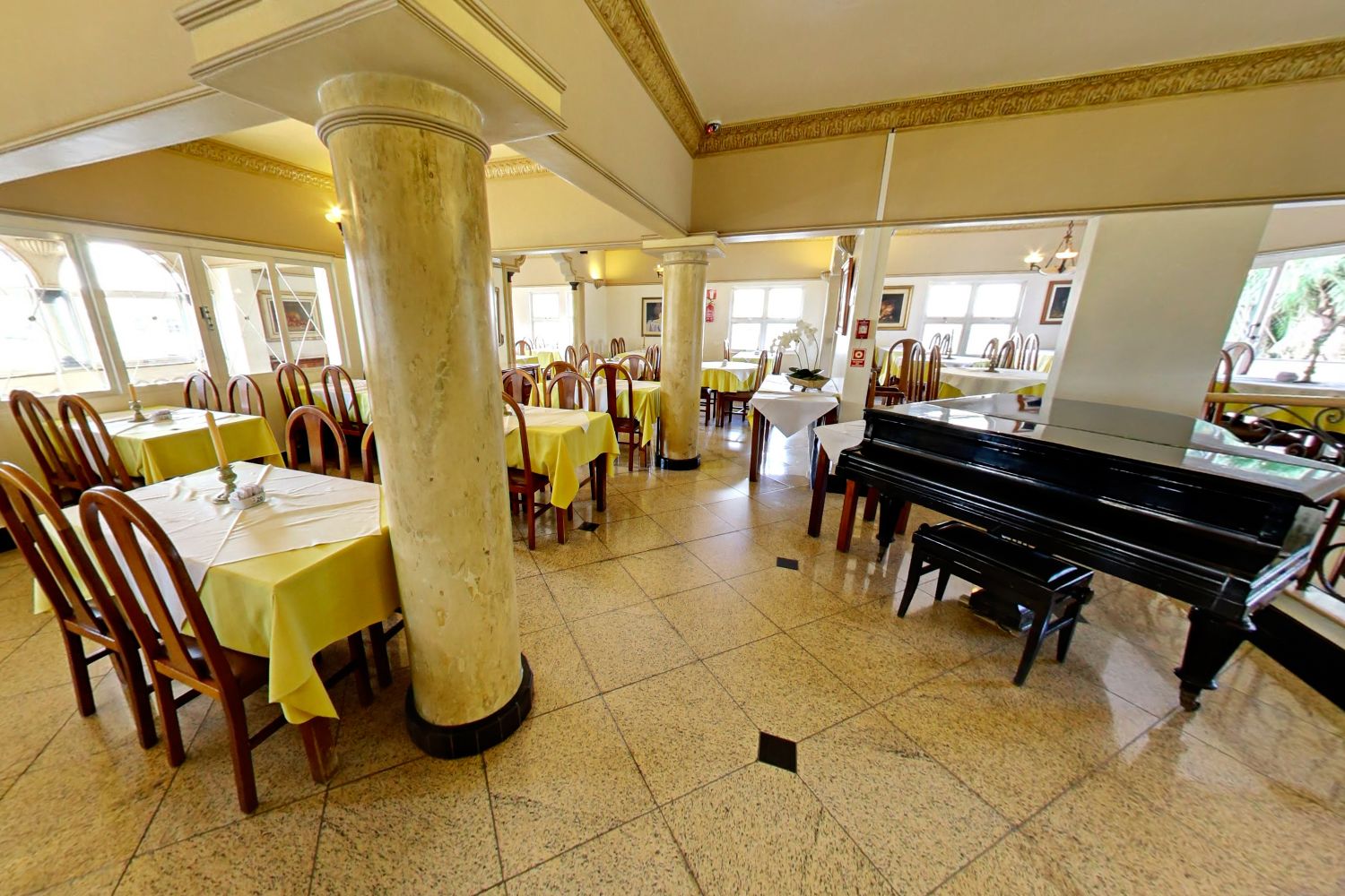 lunch and dinner served, brazilian cuisine