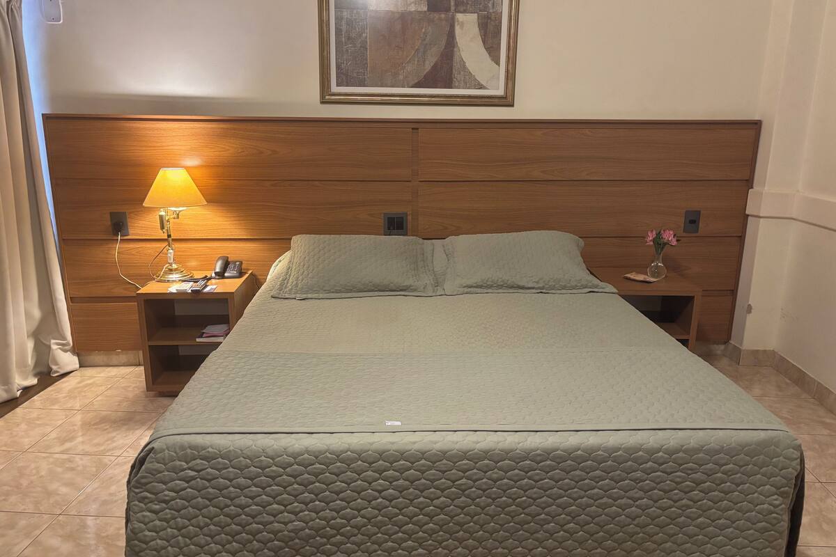 standard single room, 1 bedroom | minibar, in-room safe, desk, blackout curtains