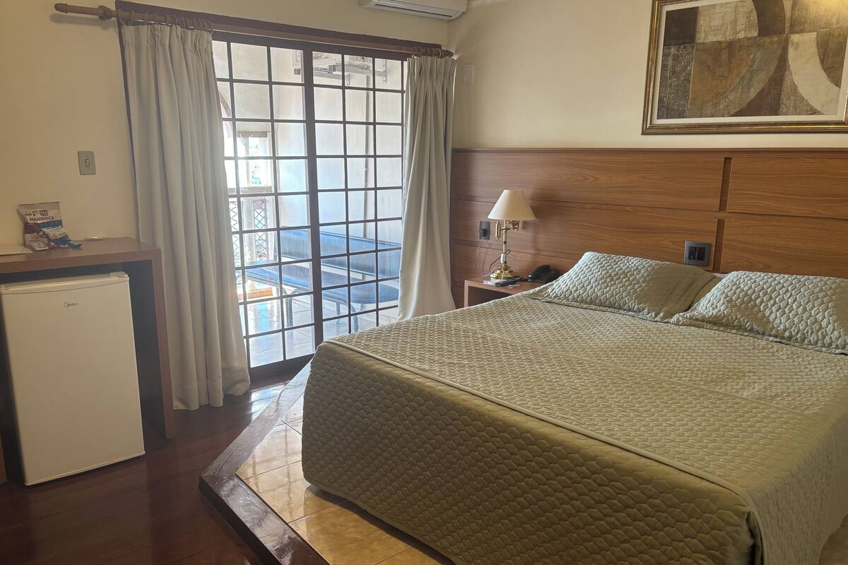 standard double room, 1 bedroom | minibar, in-room safe, desk, blackout curtains