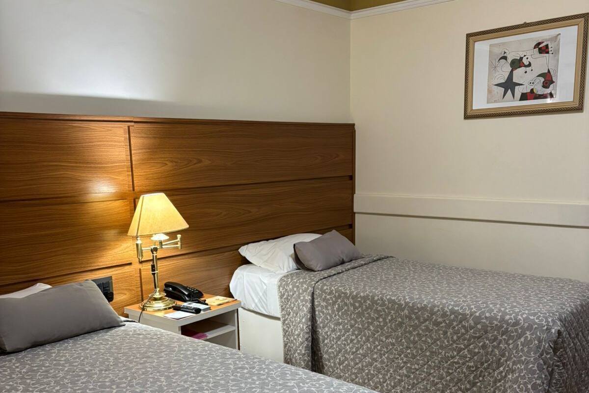 Standard Twin Room, 1 Bedroom | In-room safe, desk, blackout drapes, WiFi (free)