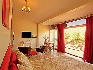 미니바, 각각 다른 스타일의 인테리어, 각각 다르게 가구 비치, 책상