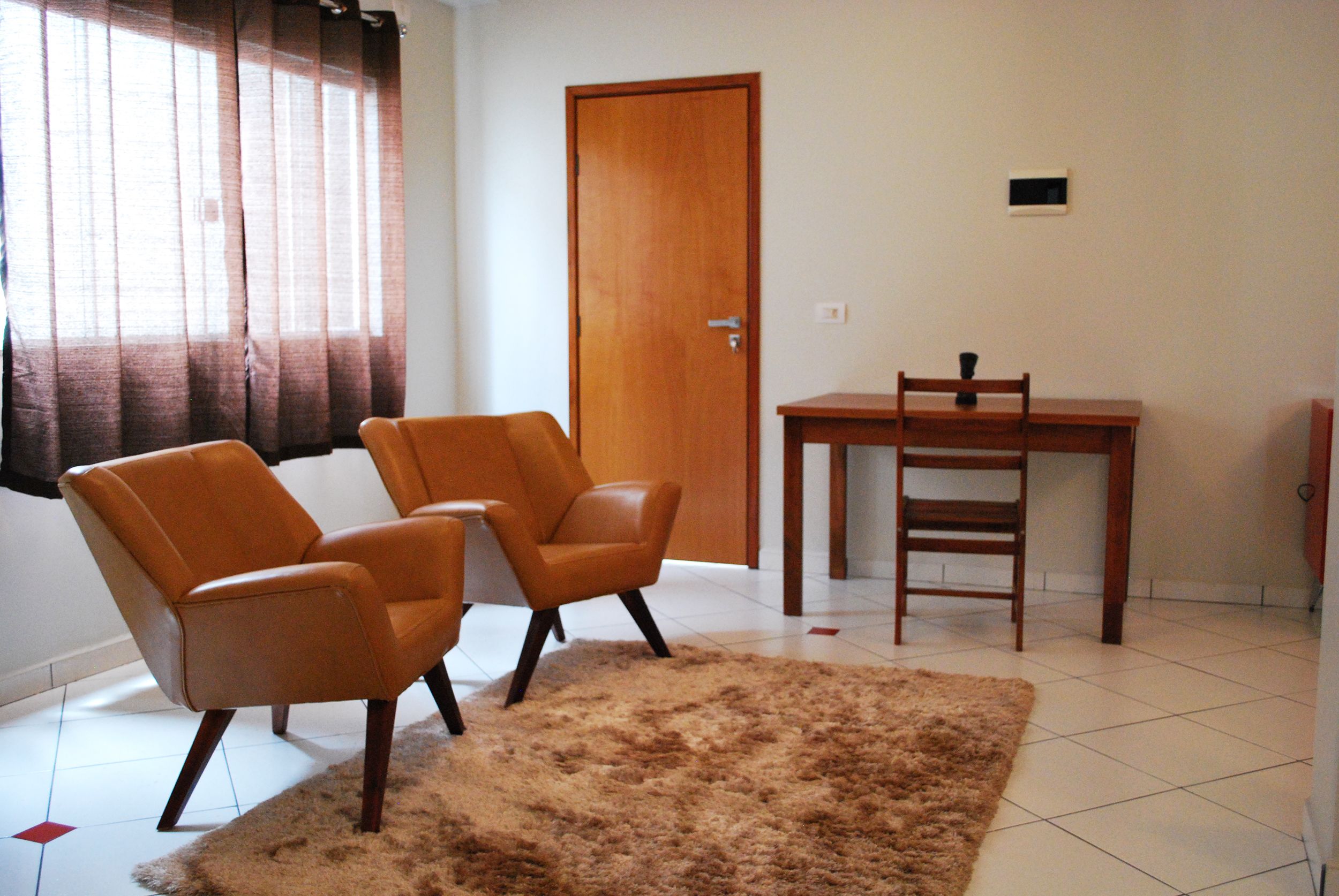 single room, 1 king bed | minibar, individually decorated, individually furnished, desk