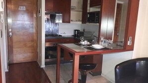 In-room dining - Miraflores Apartment (Santiago)
