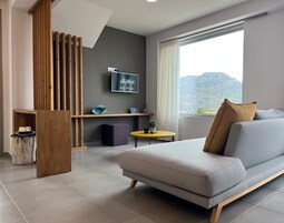 Deluxe Σουίτα, 1 Υπνοδωμάτιο, Θέα στη Θάλασσα | 2 υπνοδωμάτια, κλινοσκεπάσματα υψηλής ποιότητας 