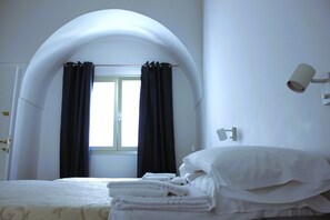 مكتب ومكواة/لوح كي وواي فاي مجانًا