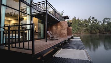 Floating Villas | Teras/patio